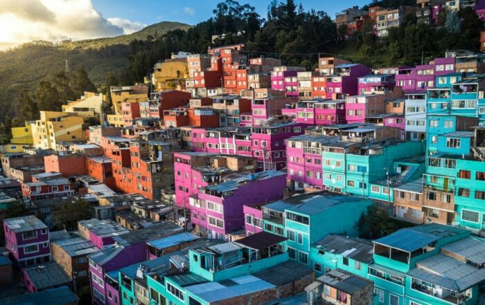 Bogota, maisons colorées ©pexels-enrique-hoyos-8264573