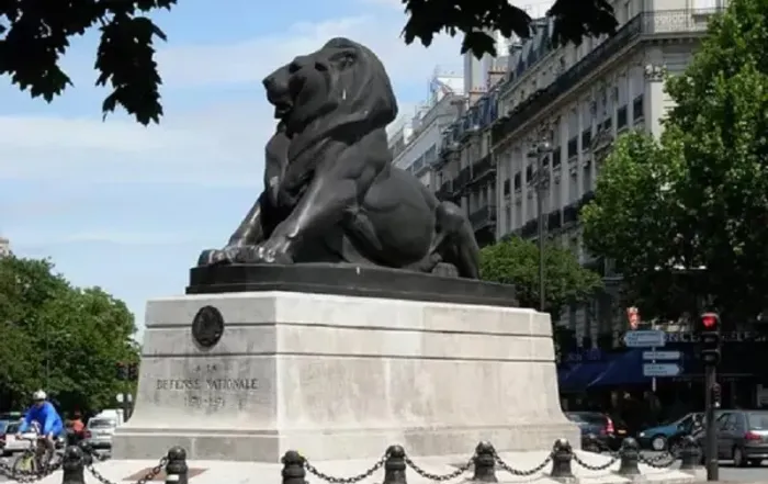 À la défense nationale ©Dave A