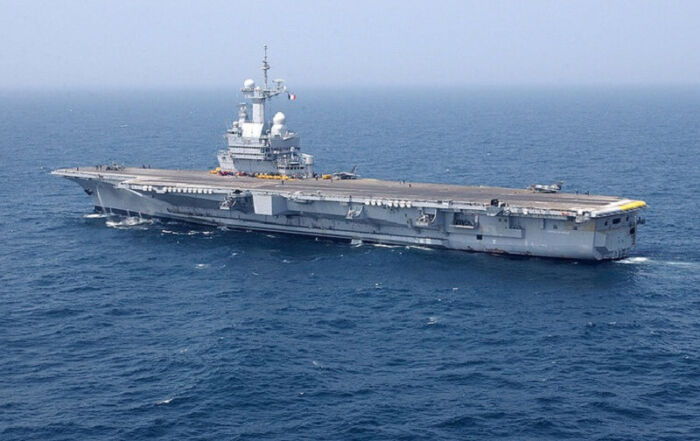 Porte avion Charles de Gaulle © U.S. Navy photo by Photographer's Mate 3rd Class Randall Damm, Public domain