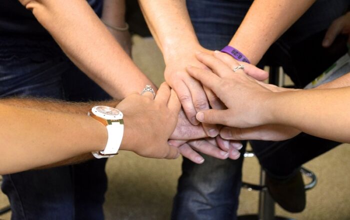 hand-group-people-leg-love-finger-930432-pxhere