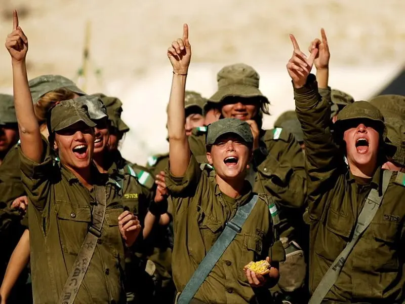 Forces de Défense Israéliennes-Soldats au moral élevé © IDF