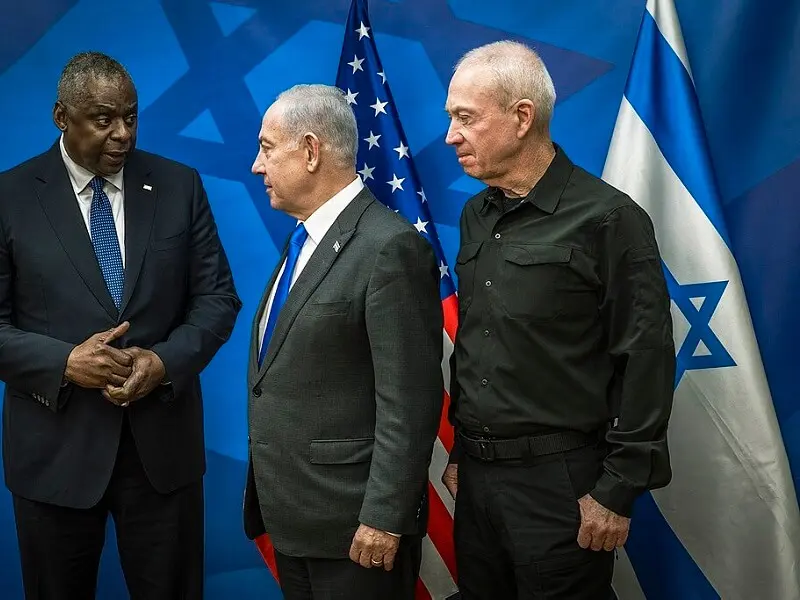 Le secrétaire de la Défense des États-Unis rencontre Benjamin Netanyahu et Yoav Gallant à Tel Aviv, le 13 oct 2023 © U.S. Secretary of Defense