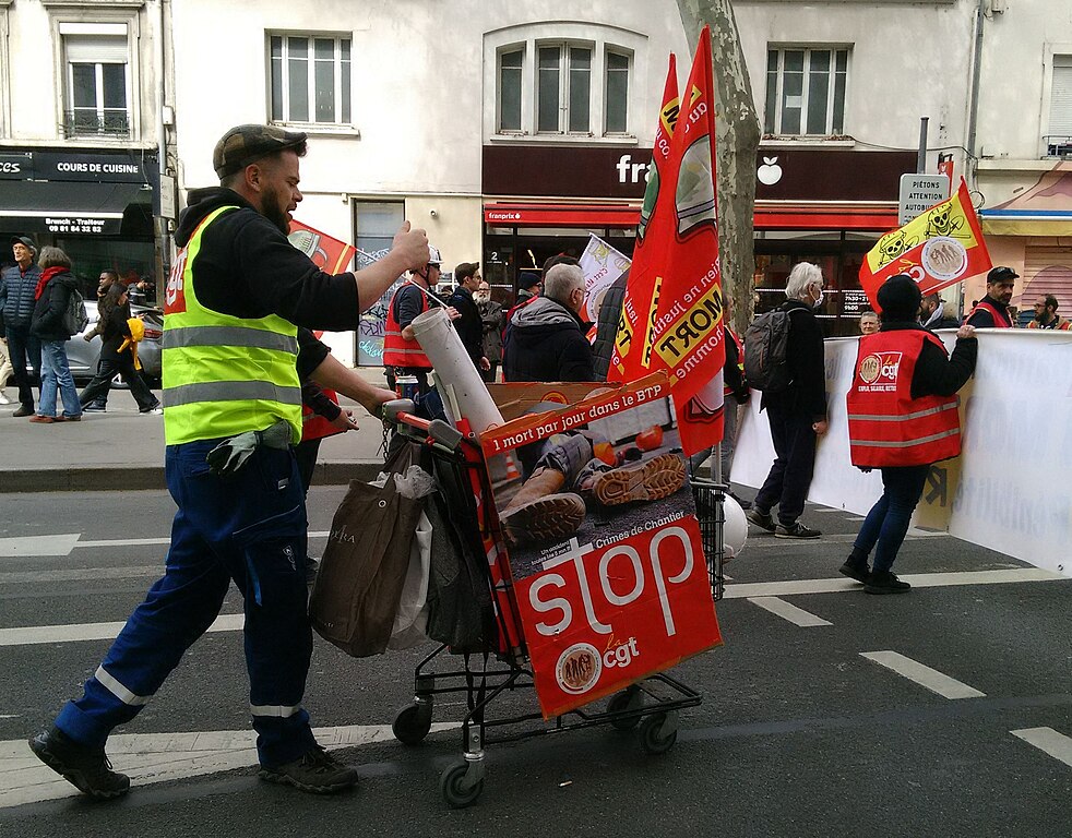 Un mort par jour dans le BTP Manifestation Lyon 6-04-2023