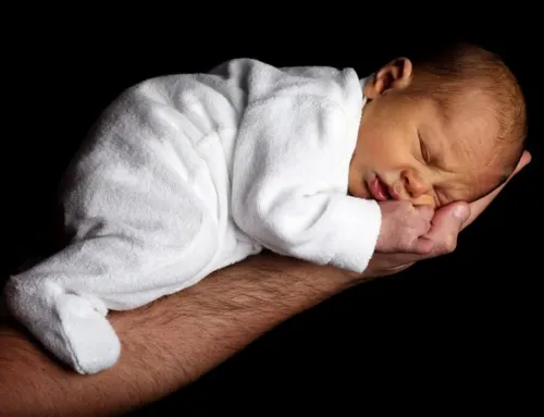 Attaques racistes contre des bébés !