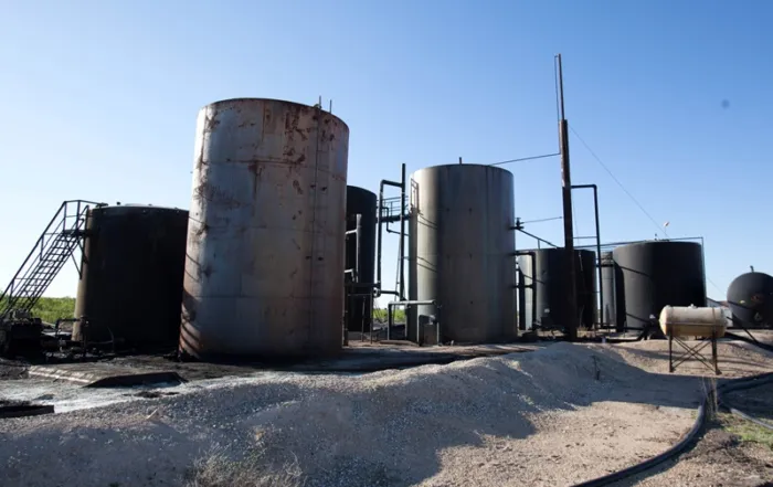 Pétrole production-transformation-installations © Hagerty-Ryan